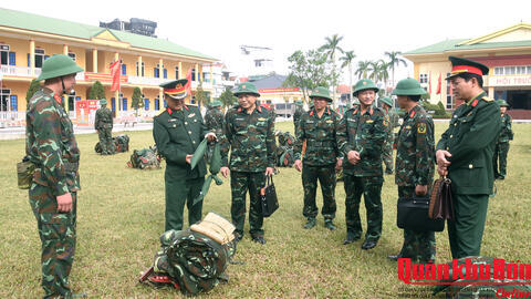 Quân khu 4 kiểm tra sẵn sàng chiến đấu tại Lữ đoàn Phòng không 283