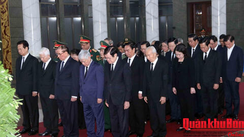 Lãnh đạo, nguyên lãnh đạo Đảng, Nhà nước viếng Đại tướng Lê Văn Dũng