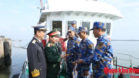 Thượng tướng Đỗ Xuân Tụng kiểm tra sẵn sàng chiến đấu, chúc Tết các đơn vị tại Nghệ An