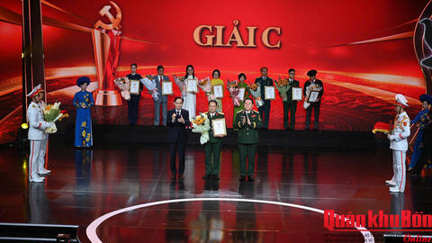 Báo Quân khu 4 đạt giải C cuộc thi báo chí viết về Đảng quang vinh, Bác Hồ vĩ đại