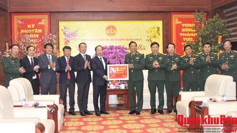 Tỉnh Hà Tĩnh chúc Tết Bộ Tư lệnh Quân khu 4