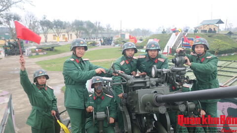 “Mùa Xuân người cầm súng”