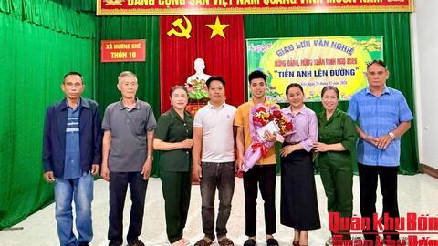 Xã Hương Khê, Hà Tĩnh: Giao lưu, gặp mặt thanh niên nhập ngũ