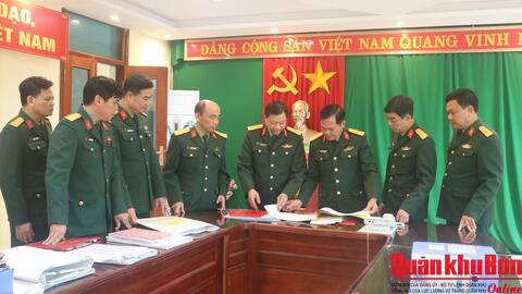 Quân khu 4 kiểm tra công tác chuẩn bị huấn luyện, luyện tập chuyển trạng thái sẵn sàng chiến đấu tại các đơn vị trên địa bàn tỉnh Thanh Hóa