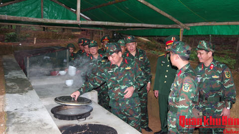 Lữ đoàn Thông tin 80 (Quân khu 4) luyện tập chuyển trạng thái sẵn sàng chiến đấu