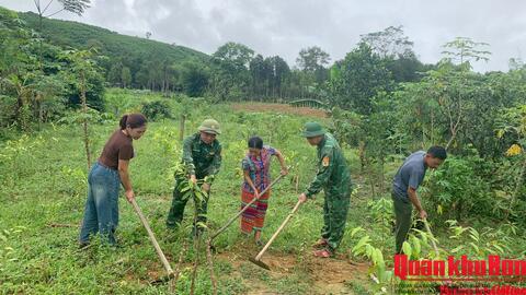 Phóng sự truyền hình: BỘ ĐỘI BIÊN PHÒNG BẢN GIÀNG ĐỒNG HÀNH CÙNG BẢN RÀO TRE