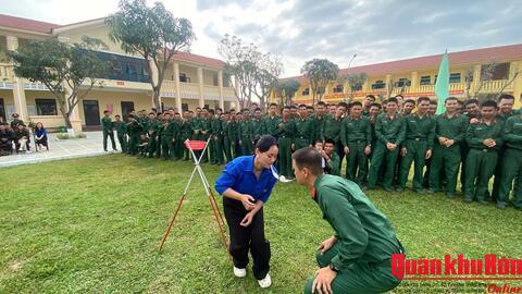 Sôi nổi ngày nghỉ của chiến sĩ mới ở Lữ đoàn Phòng không 283