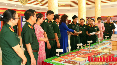 Quân khu 4 mít tinh chào mừng Ngày Sách và Văn hóa đọc Việt Nam lần thứ 5 năm 2026