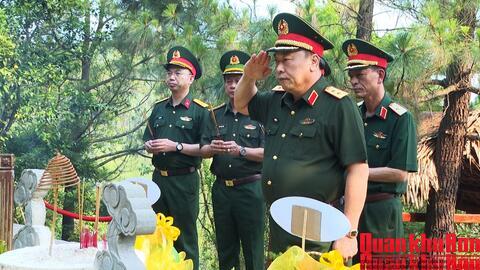 Quân ủy Trung ương, Bộ Quốc phòng dâng hương viếng Đại tướng Võ Nguyên Giáp