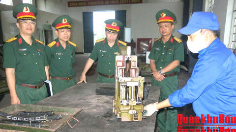 Quân khu 4 kiểm tra công tác hậu cần, kỹ thuật và an toàn, vệ sinh lao động, phòng chống cháy nổ tại Xưởng 41