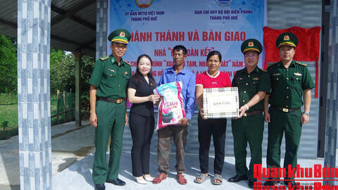 Nữ cán bộ mặt trận tận tụy với cơ sở