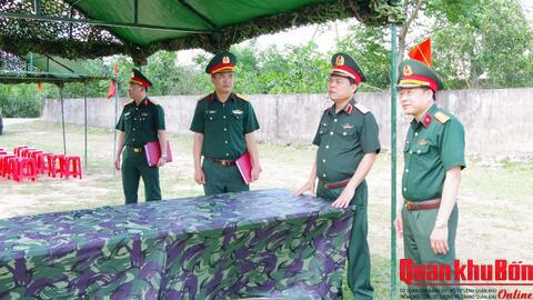 Thiếu tướng Lê Hồng Nhân kiểm tra kết quả huấn luyện và chuẩn bị kiểm tra “3 tiếng nổ” tại Sư đoàn 341