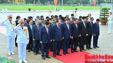 Lãnh đạo Đảng, Nhà nước vào Lăng viếng Chủ tịch Hồ Chí Minh và tưởng niệm các Anh hùng liệt sĩ
