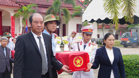 Thành phố Huế đón nhận các hài cốt liệt sĩ và chuyên gia Việt Nam hy sinh trên chiến trường Lào trở về nước đất Lào