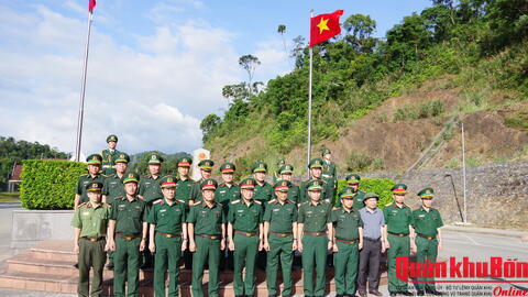 Khảo sát chuẩn bị tổ chức Chương trình Giao lưu hữu nghị Quốc phòng biên giới Việt Nam - Lào lần thứ 3.