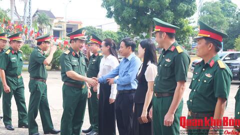 Thiếu tướng Đoàn Xuân Bường, Chính ủy Quân khu 4 kiểm tra xã Cam Lộ, Quảng Trị