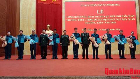 Ủy ban Nhân dân xã Minh Hóa (Quảng Trị) thành lập Tiểu đội dân quân thường trực