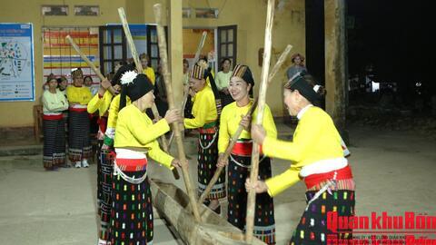 Loại bỏ tư duy “Văn hóa là yếu tố đi sau”. Bài 2: Văn hóa – “Trụ cột phát triển”