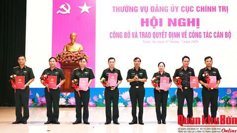 Cục Chính trị Quân khu 4: Trao quyết định nâng lương sĩ quan cấp bậc Thượng tá