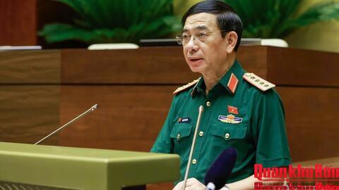 Đại tướng Phan Văn Giang trình 2 dự án luật thuộc lĩnh vực quốc phòng