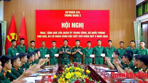 Trung đoàn 3 (Sư đoàn  324) trao hỗ trợ quân nhân