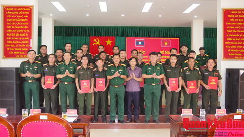 Hoàn thành lớp tập huấn cán bộ quân sự tỉnh BôLyKhămXay