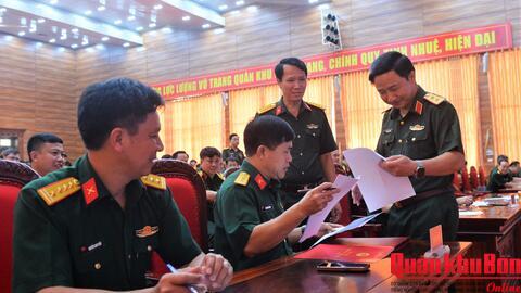 Trung tướng Đoàn Xuân Bường chỉ đạo kiểm tra nhận thức chính trị năm 2026