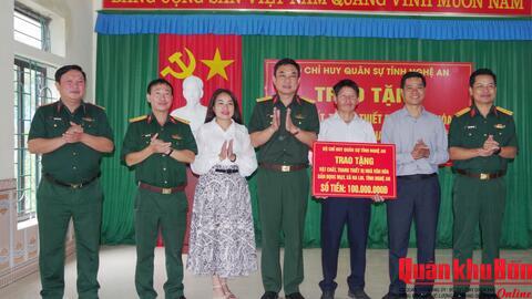 Bộ Chỉ huy Quân sự tỉnh Nghệ An: Trao tặng trang thiết bị Nhà văn hóa bản Đoọc Mạy
