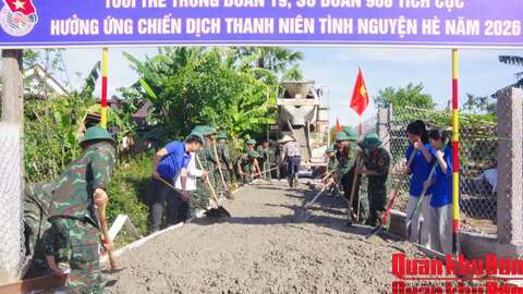 Đẩy mạnh các hoạt động kỷ niệm 81 năm Ngày truyền thống lực lượng vũ trang Quân khu (15/10/1945 - 15/10/2026