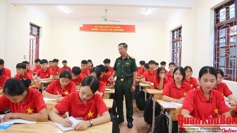 Quân khu 4: 160 học sinh Phân hiệu 2 Trường Thiếu sinh quân miền Trung bước vào năm học mới