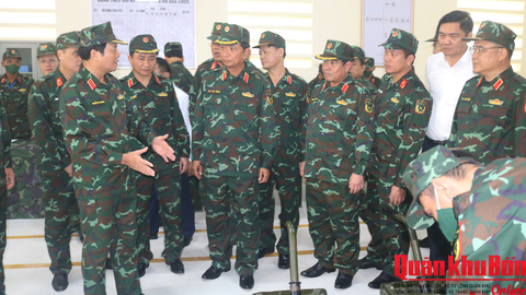 Đại tướng Nguyễn Tân Cương tổng duyệt Diễn tập tác chiến phòng thủ Quân khu 4 năm 2026