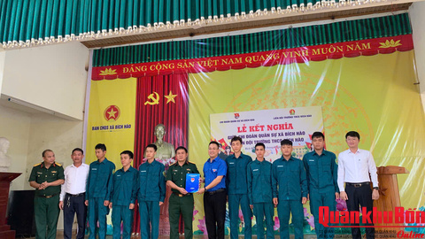 Ban Chỉ huy Quân sự xã Bích Hào, Nghệ An, tổ chức giao lưu, kết nghĩa