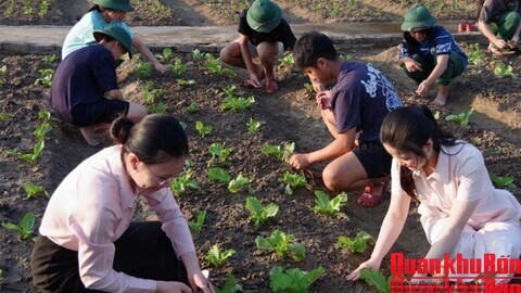 Trường Thiếu sinh quân miền Trung: Yêu thương từ những ngày đầu