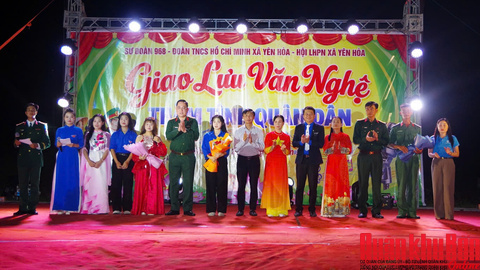 Giao lưu văn nghệ “Thắm tình quân dân”