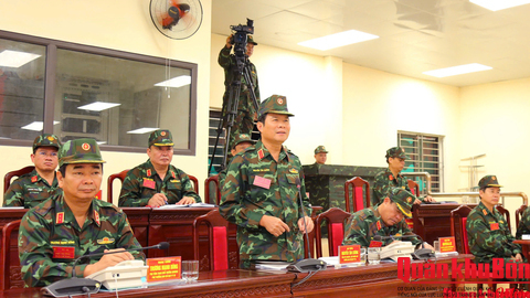Đại tướng Nguyễn Tân Cương theo dõi, chỉ đạo diễn tập tác chiến phòng thủ Quân khu 4 năm 2026