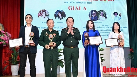 Tôn vinh và nhân rộng những tấm gương bình dị mà cao quý