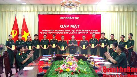 Sư đoàn 968 gặp mặt, tặng quà cán bộ là con liệt sĩ, con thương binh, bệnh binh