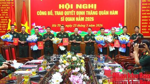 Bộ Chỉ huy Quân sự tỉnh Hà Tĩnh trao quyết định thăng quân hàm đợt 1 năm 2026