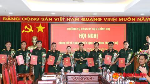 Cục Chính trị Quân khu 4: Trao quyết định công tác cán bộ