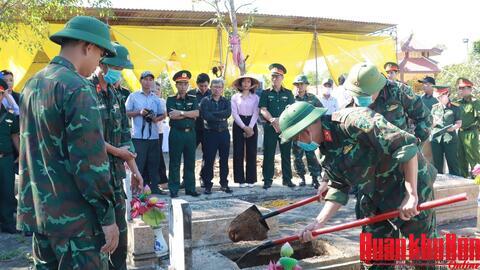 Phường Phong Điền, thành phố Huế tổ chức lấy mẫu hài cốt liệt sĩ