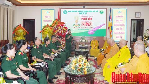 Bộ Chỉ huy Quân sự thành phố Huế chúc mừng Giáo hội Phật giáo Việt Nam thành phố nhân Đại lễ Phật đản Phật lịch 2570