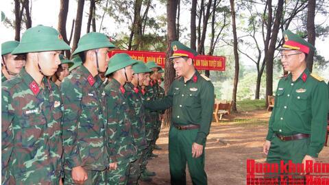 Hội Phụ nữ cơ quan Bộ Chỉ huy Quân sự thành phố Huế tổ chức chương trình đồng hành, động viên chiến sĩ mới