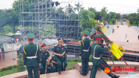 Bộ Tư lệnh Quân khu 4: Tri ân các Anh hùng liệt sĩ tại tỉnh Quảng Trị