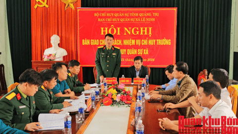 Ban Chỉ huy Quân sự xã Lệ Ninh (tỉnh Quảng Trị): Bàn giao chức trách, nhiệm vụ Chỉ huy trưởng