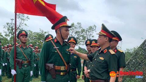 Thiếu tướng Hoàng Duy Chiến thăm, kiểm tra, động viên các lực lượng luyện tập diễu binh, diễu hành kỷ niệm 80 năm Cách mạng Tháng Tám và Quốc khánh 2/9