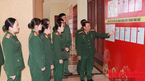 Lực lượng vũ trang thành phố Huế sẵn sàng cho ngày bầu cử