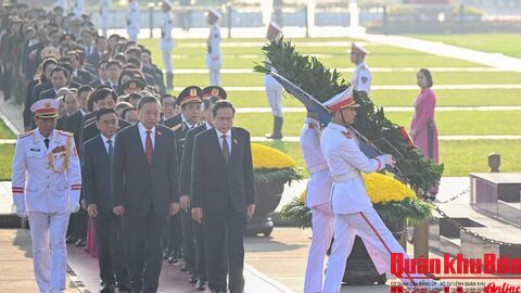 Lãnh đạo Đảng, Nhà nước và đại biểu Quốc hội vào Lăng viếng Chủ tịch Hồ Chí Minh