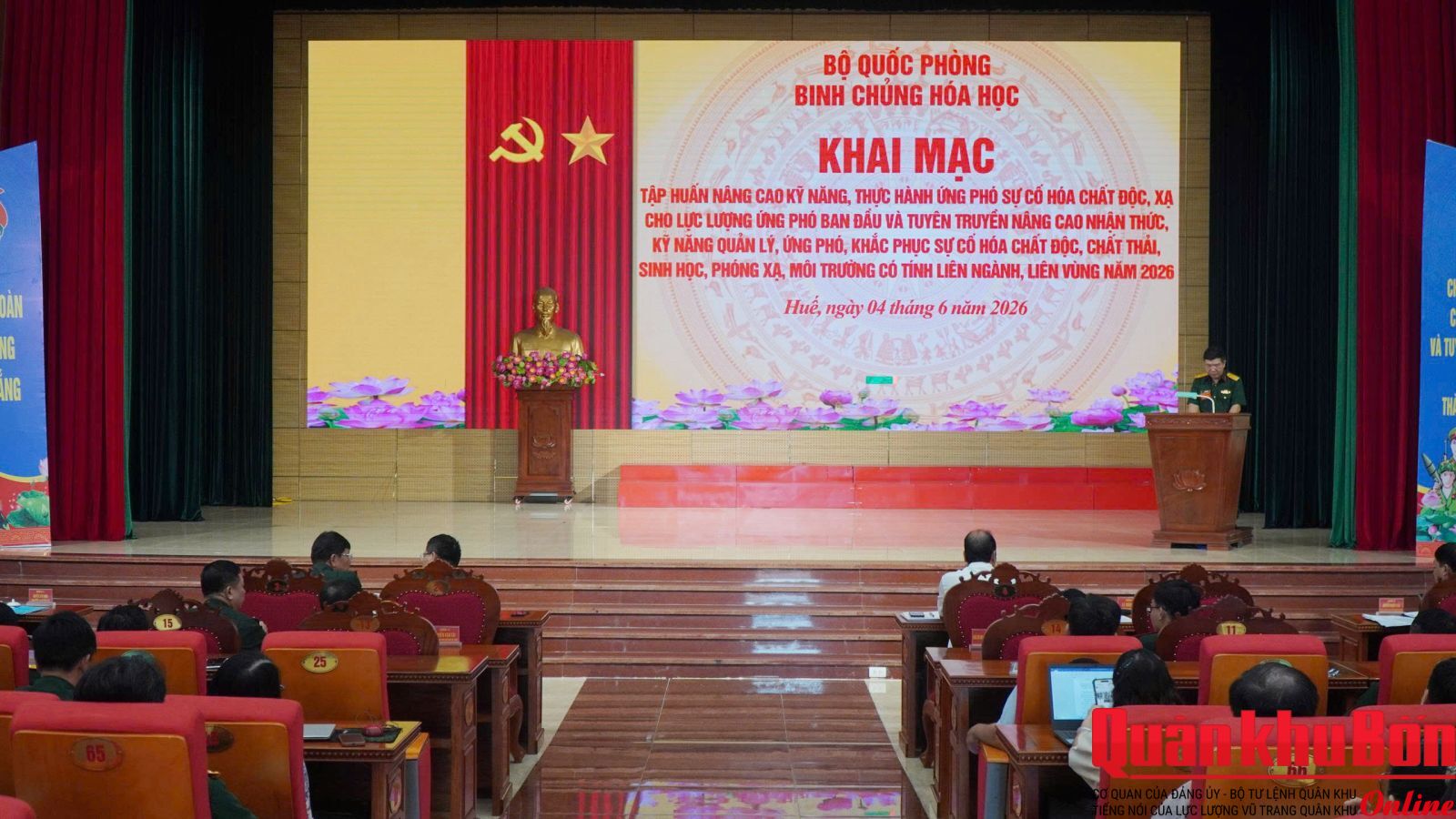 Binh chủng Hóa học tập huấn nâng cao kỹ năng ứng phó sự cố hoá chất tại thành phố Huế