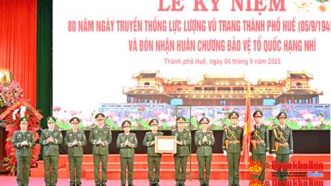“Tấn công, nổi dậy, anh dũng, kiên cường”