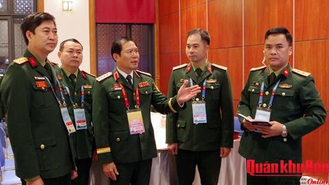 Đại tướng Nguyễn Tân Cương kiểm tra Sở chỉ huy bổ trợ của Bộ Quốc phòng tại Trung tâm Hội nghị Quốc gia